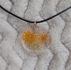 Handcrafted Flower Pendant Necklace NWOT